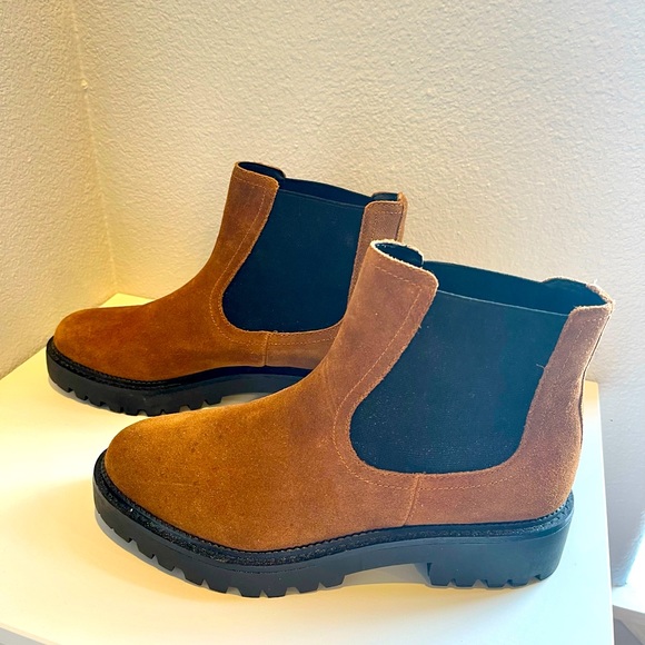 Caslon Chelsea boots - Picture 1 of 4